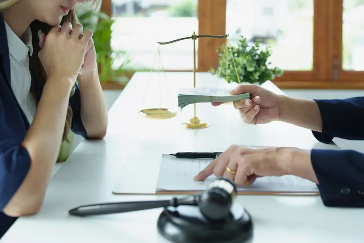 폭행죄합의금의 적절한 산정 및 합의를 위한 폭행죄변호사의 조력은