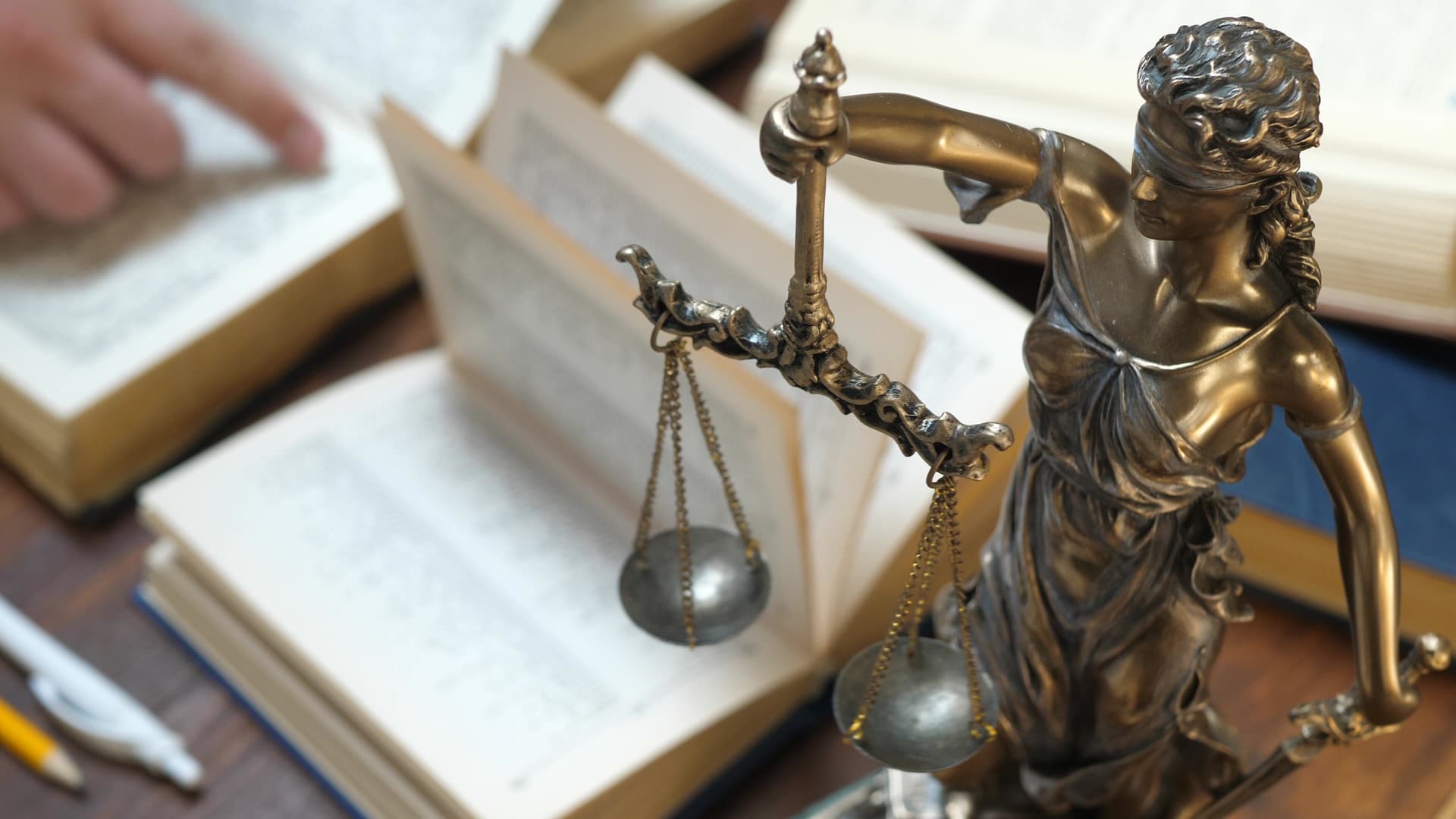 집행유예취업 시 형사전문변호사 조력 필요 이유