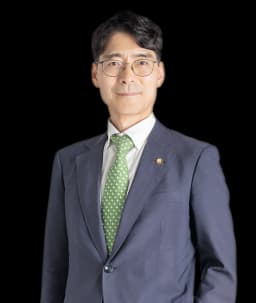 사건담당변호사 정한익